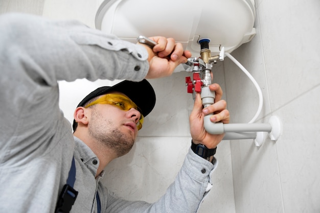 Who to Call For Water Heater Repair?